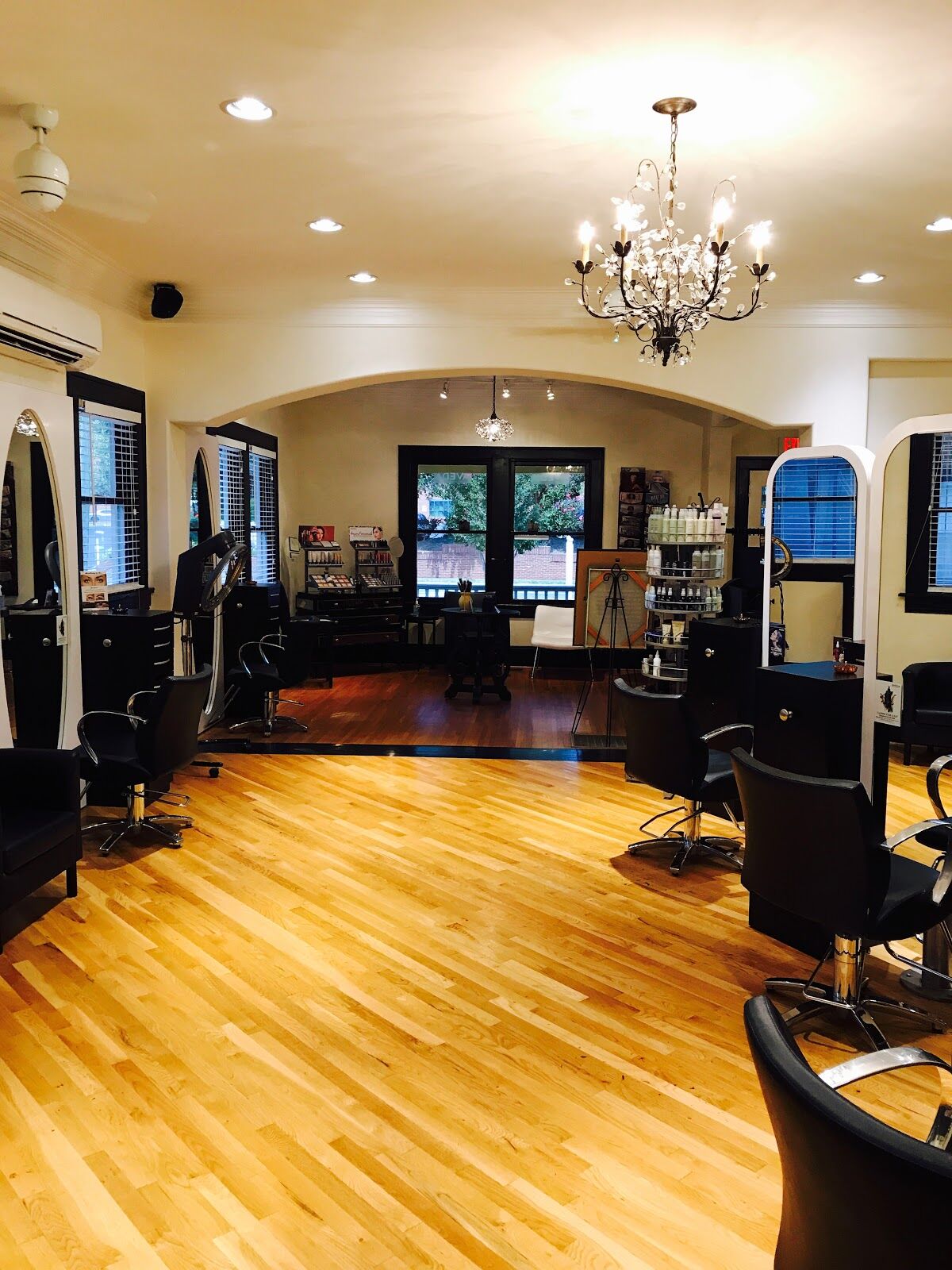 Gisoo Salon