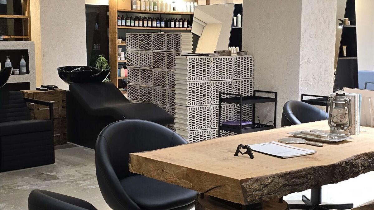 Akaba Salon