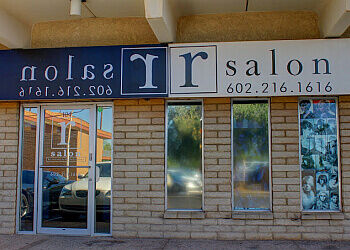 R Salon photo